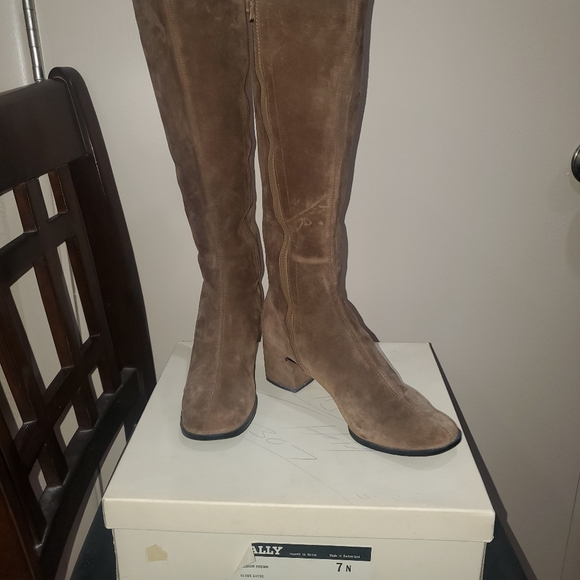 Bally Shoes - Vintage Medium Brown Suede Bally Boots